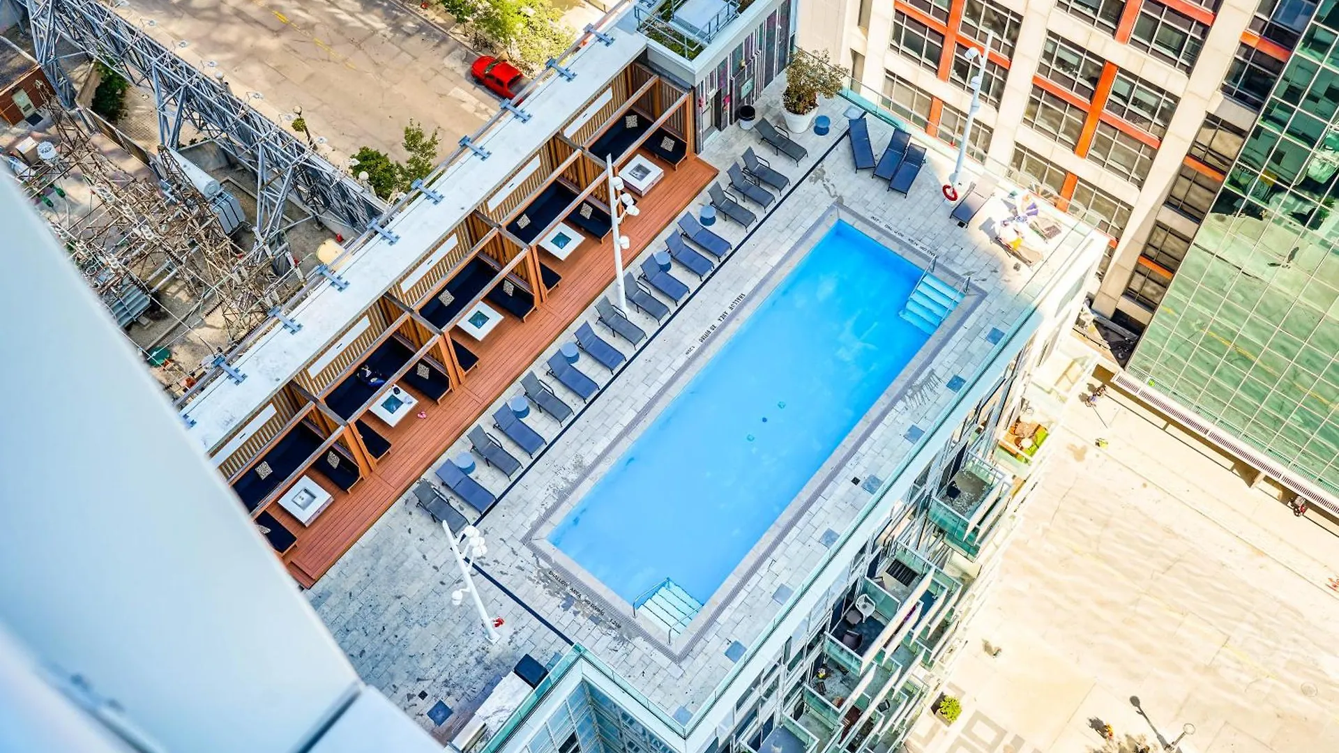 Apartment Chol Furnished Suites Heart Of Downtown Toronto, 2 Beds, Free Parking, Cn Tower View