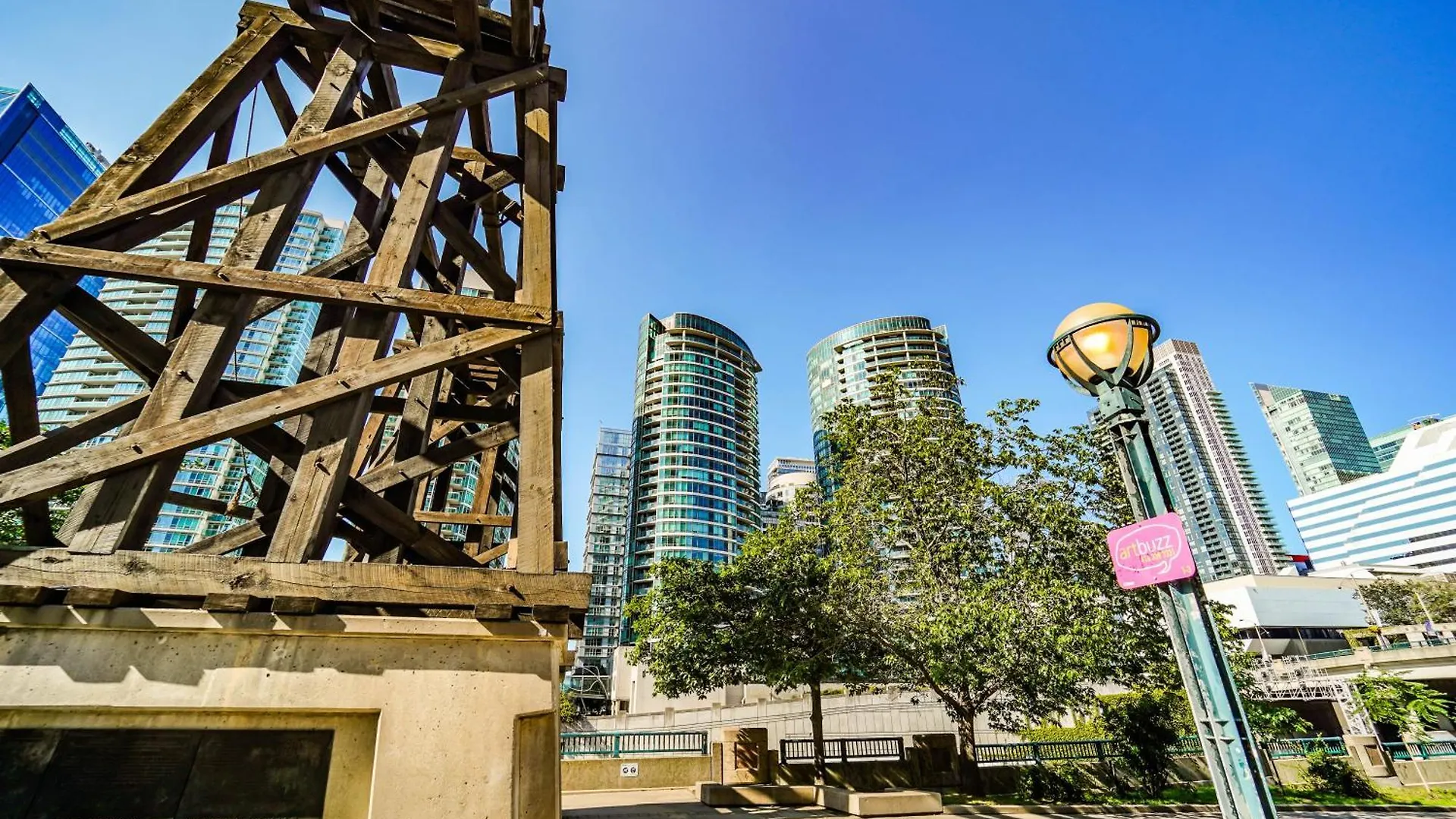 Chol Furnished Suites Heart Of Downtown Toronto, 2 Beds, Free Parking, Cn Tower View Canada